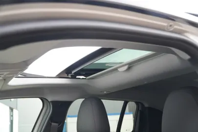 Car image 37