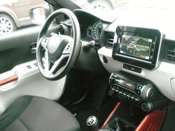 Car image 10