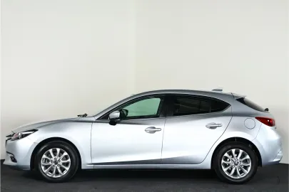 Car image 27