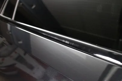 Car image 40