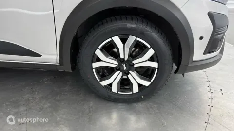Car image 20