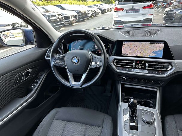 BMW 320d Touring xDrive Advantage 140 kW image number 42