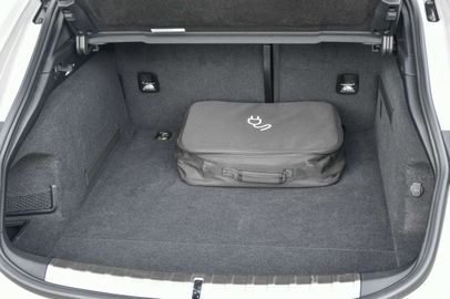 Car image 37