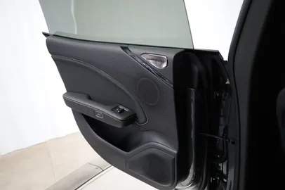 Car image 34