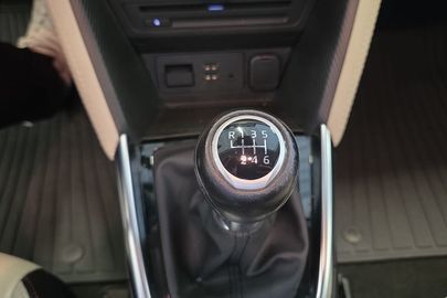Car image 24