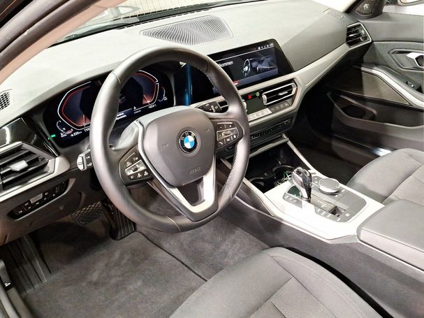 BMW 320d Touring 140 kW image number 7