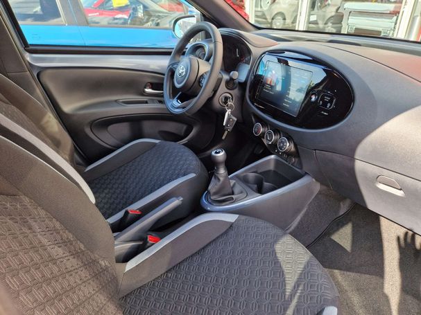 Toyota Aygo X 1.0 53 kW image number 9