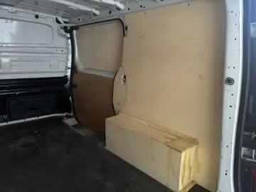 Car image 35