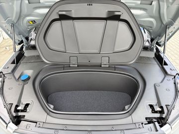 Car image 30