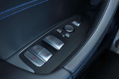 Car image 36