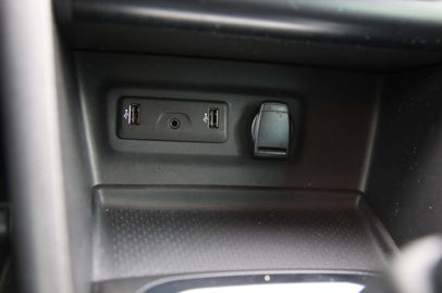 Car image 26