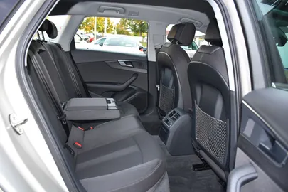 Car image 27