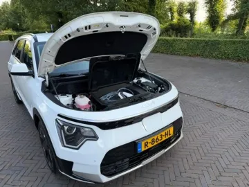 Car image 29