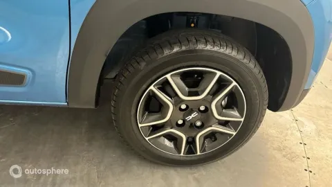 Car image 20