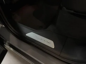 Car image 47
