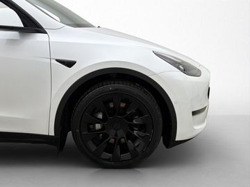 Car image 34