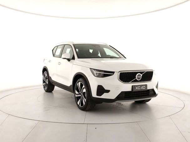 Volvo XC40 B3 Core 120 kW image number 6