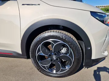 Car image 46