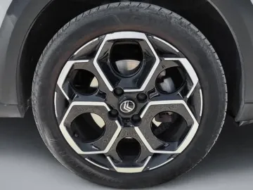 Car image 23