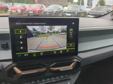 Car image 25