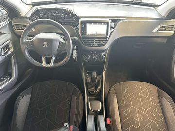 Car image 15