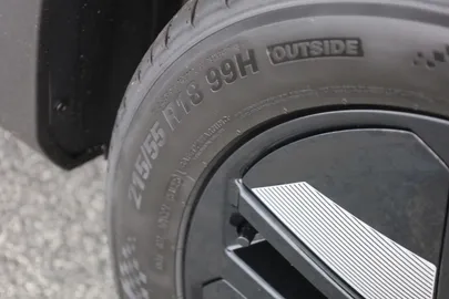 Car image 31