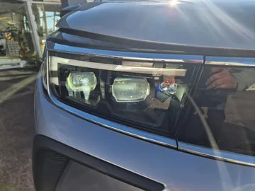 Car image 30