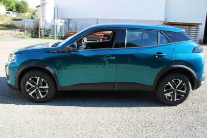 Car image 18