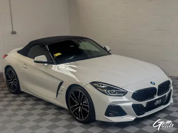 Car image 4