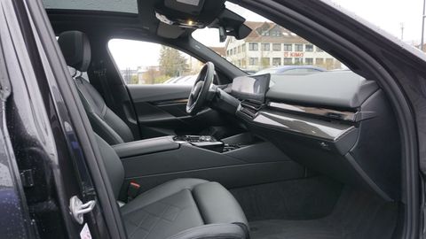 Car image 33