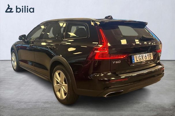 Volvo V60 Cross Country B4 AWD 147 kW image number 3