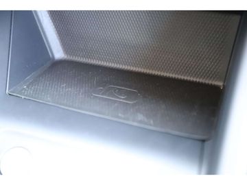 Car image 37