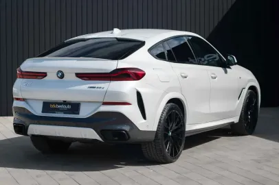 Car image 40
