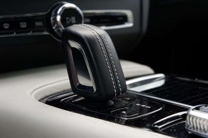 Car image 37