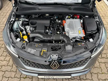 Car image 26