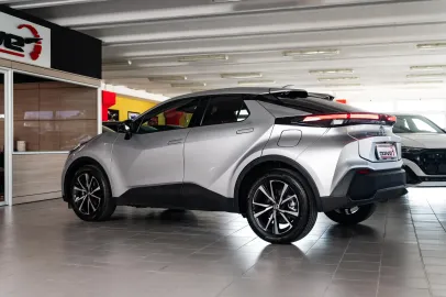Car image 4