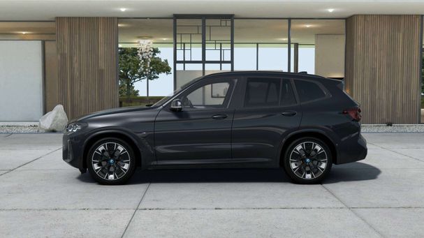 BMW iX3 M Sport 210 kW image number 4