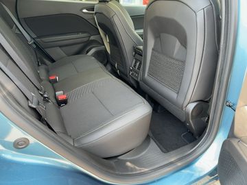 Car image 12