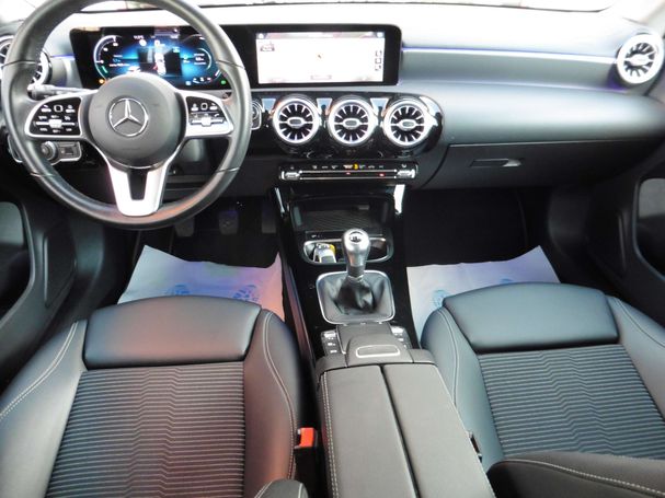 Mercedes-Benz CLA 180 100 kW image number 9