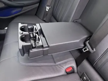 Car image 44