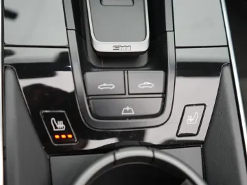 Car image 44
