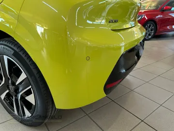 Car image 26