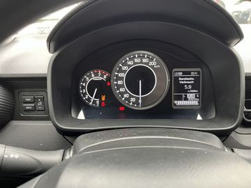 Car image 10