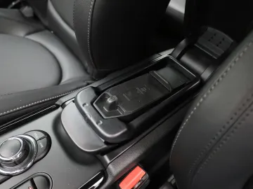 Car image 48