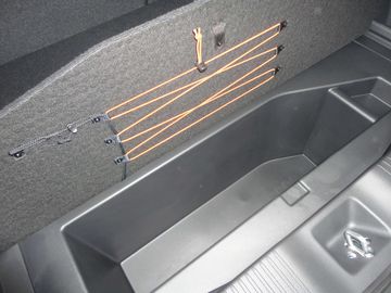 Car image 33