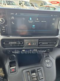 Car image 36