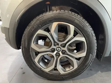 Car image 49