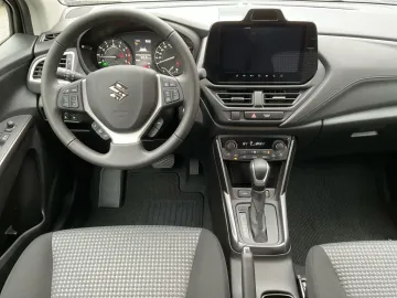 Car image 14
