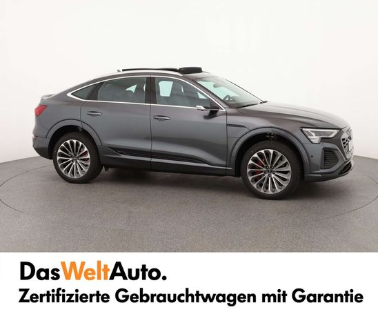 Audi Q8 55 quattro e-tron S-line 250 kW image number 7