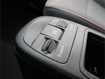 Car image 32